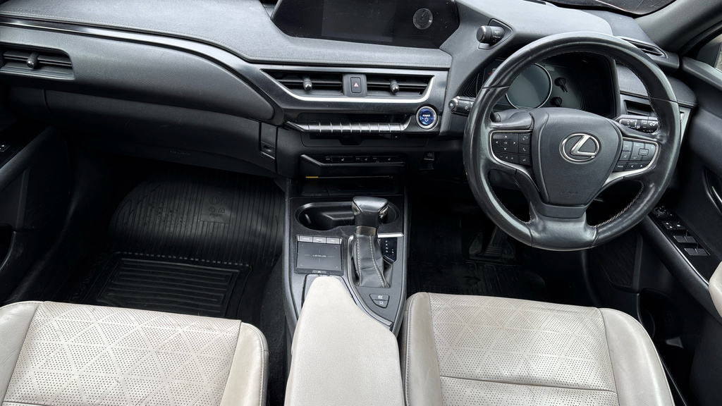 Lexus UX 2L Silver #11