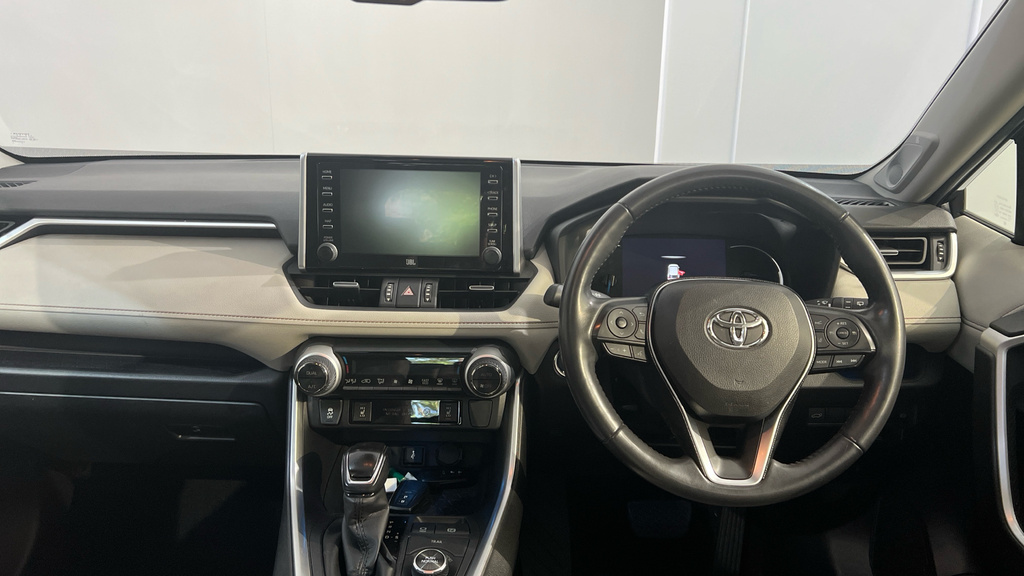Toyota Rav 4 Dynamic White #11