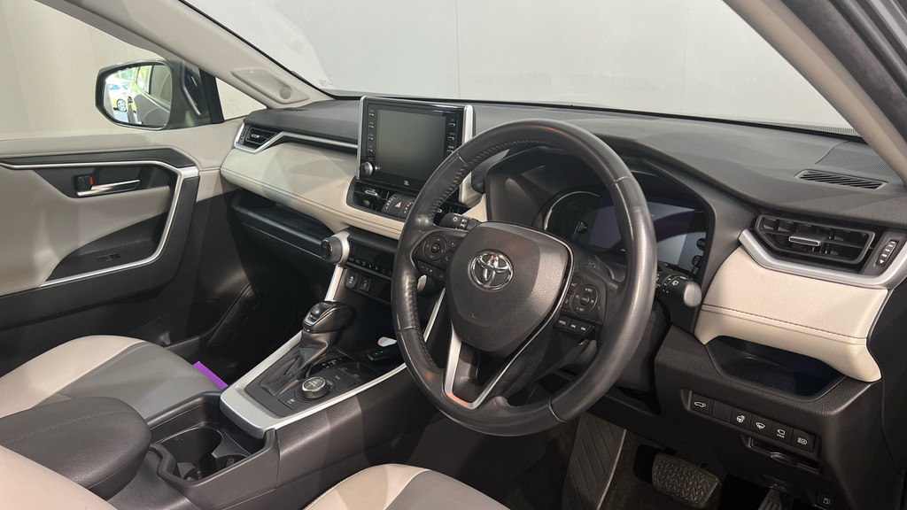 Toyota Rav 4 Dynamic White #9