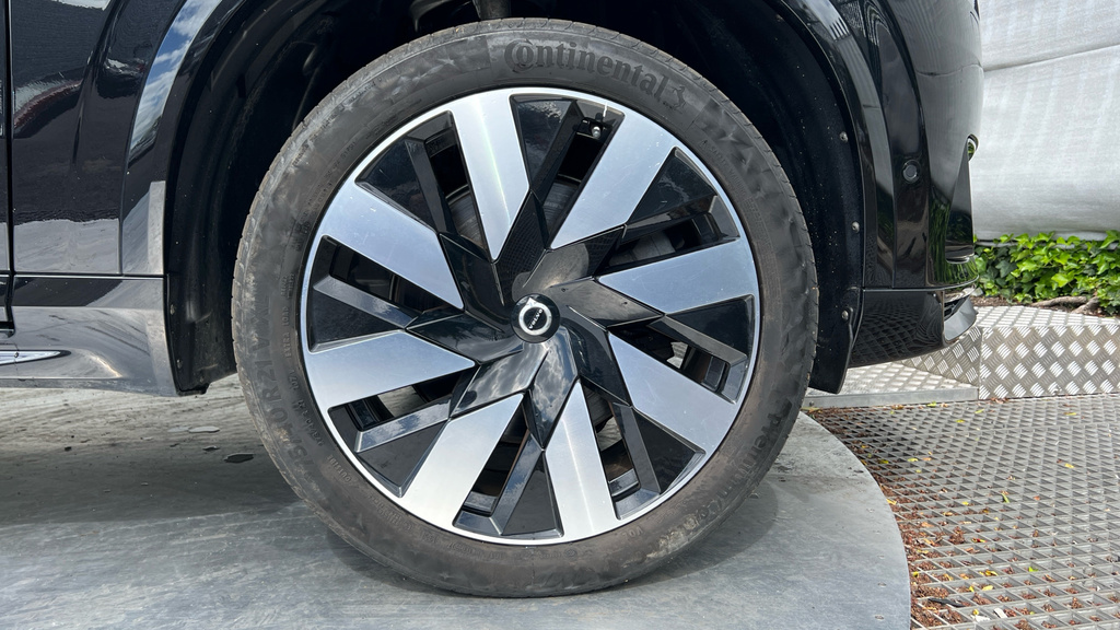 Volvo XC90 Ultimate Black #21