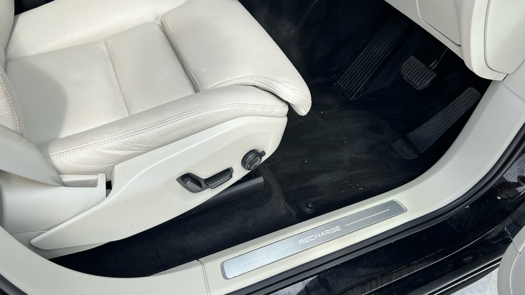 Volvo XC90 Ultimate Black #36