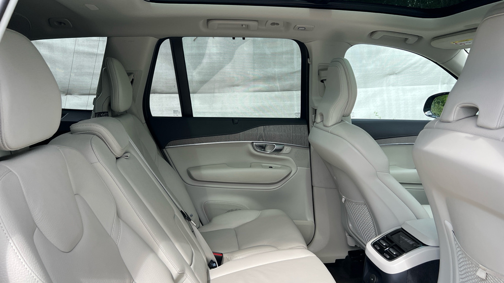 Volvo XC90 Ultimate Black #27