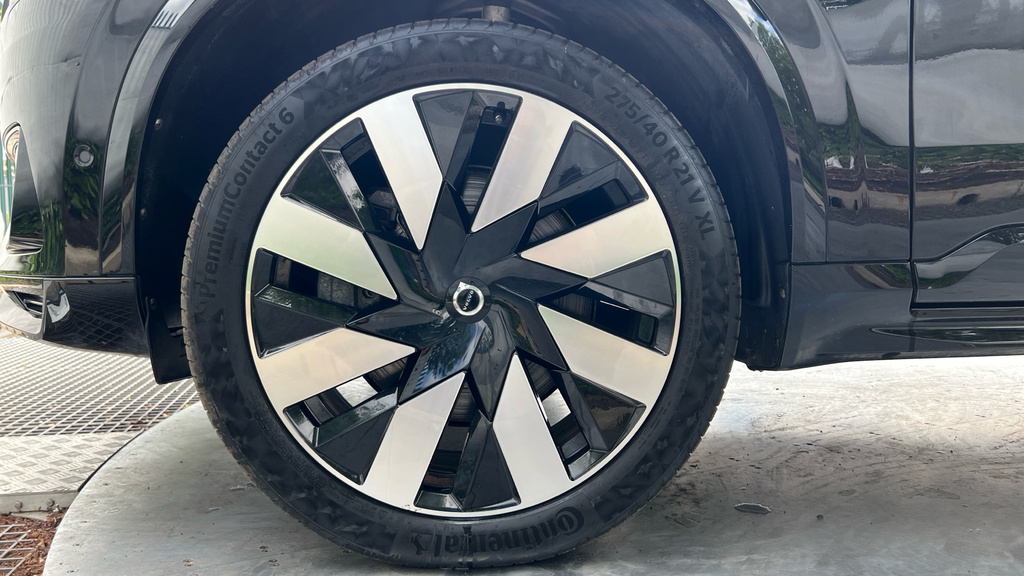 Volvo XC90 Ultimate Black #24