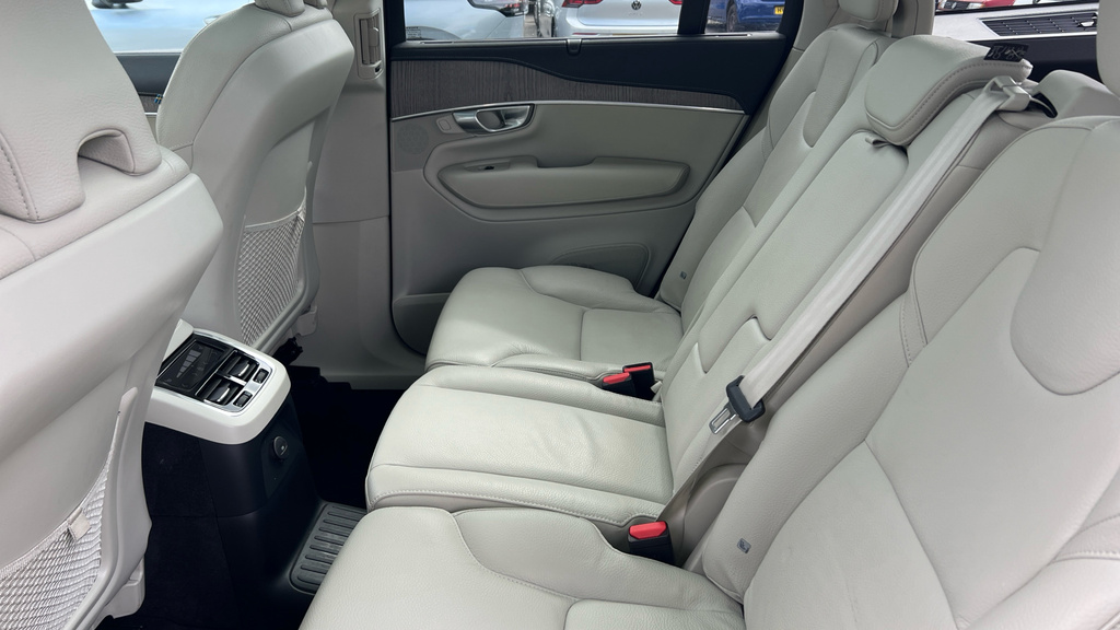Volvo XC90 Ultimate Black #18