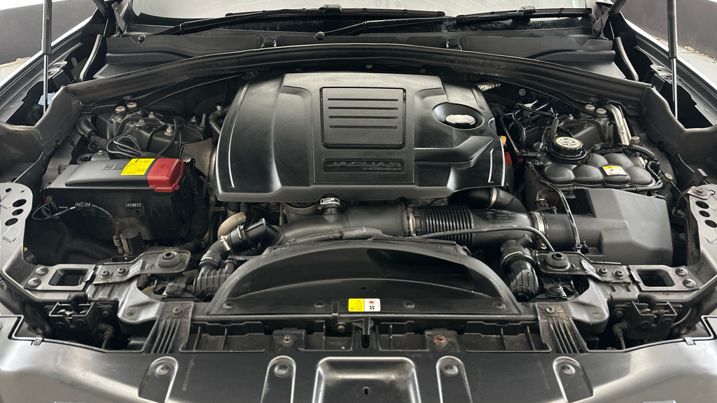 Jaguar F-Pace D300 Awd R-dynamic Se Black #28