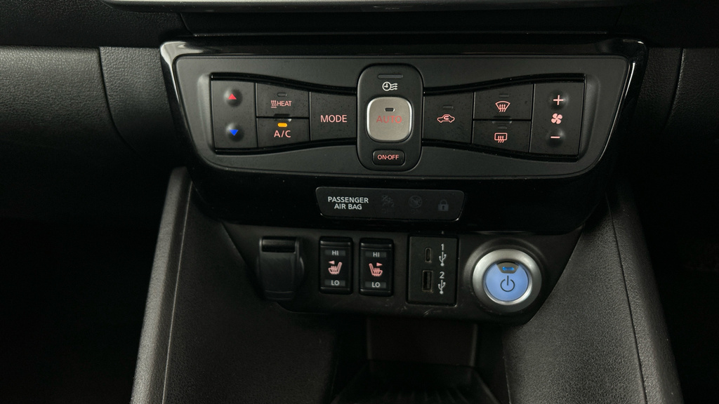Nissan Leaf Hatchback Grey #17