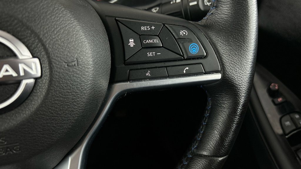 Nissan Leaf Hatchback Grey #15