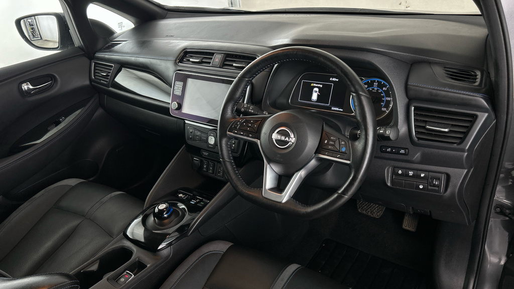 Nissan Leaf Hatchback Grey #11