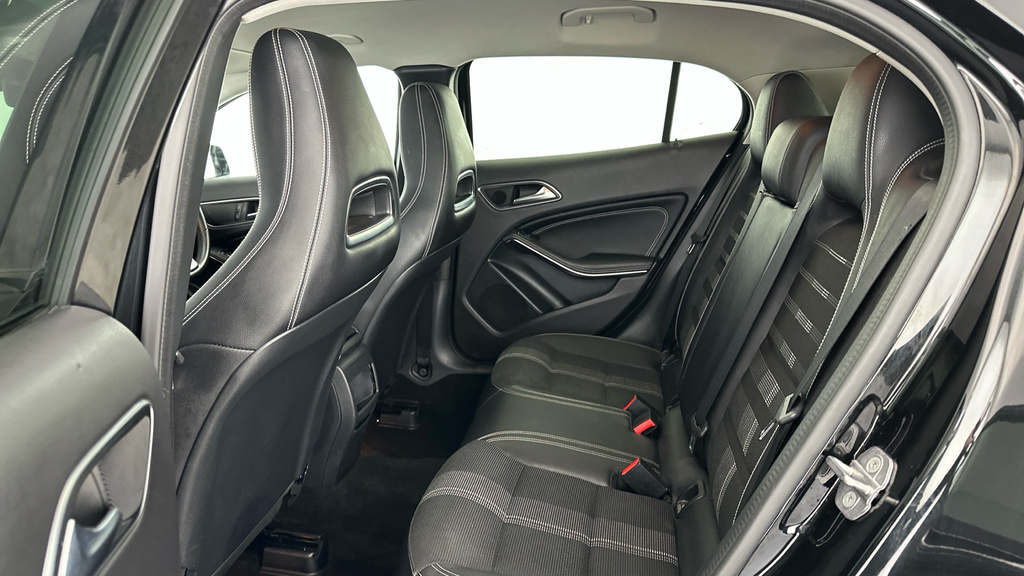 Mercedes-Benz GLA Class Amg Line Silver #19