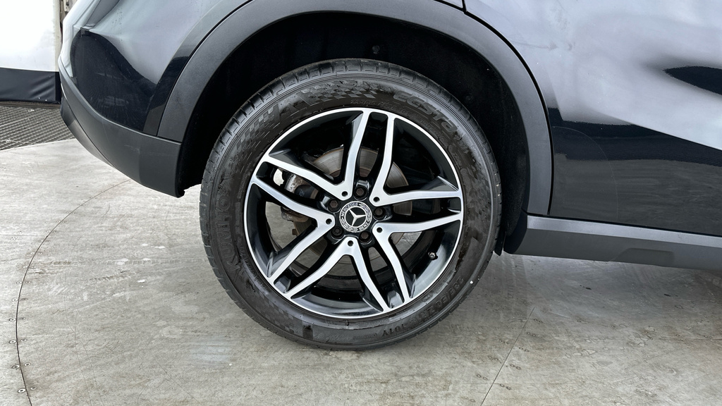 Mercedes-Benz GLA Class Amg Line Silver #24