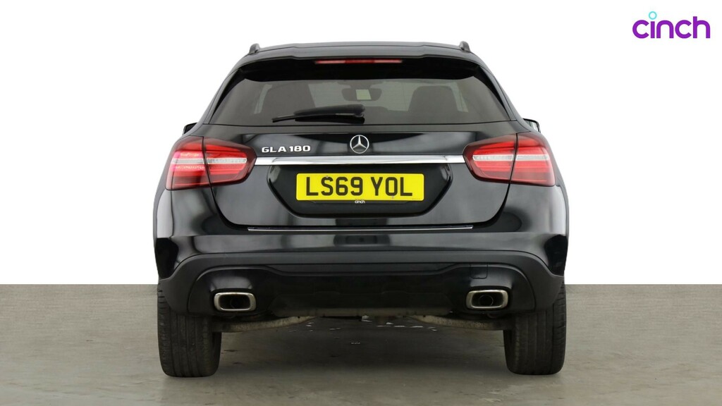 Mercedes-Benz GLA Class Amg Line Silver #4