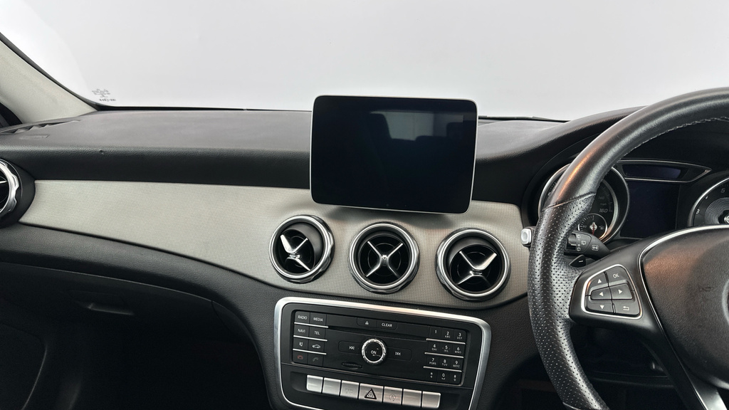 Mercedes-Benz GLA Class Amg Line Silver #16