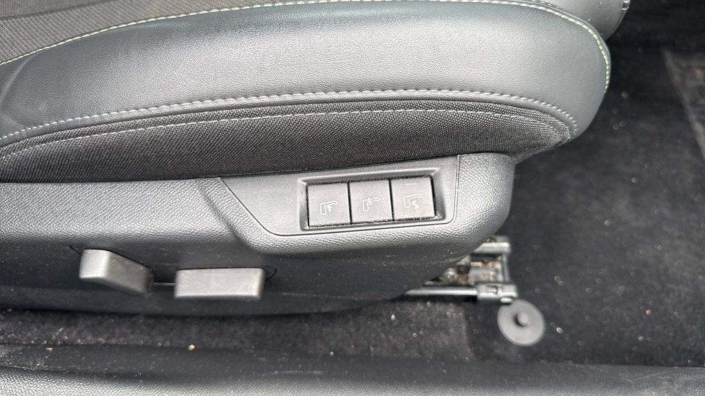 Peugeot 2008 Active Grey #18
