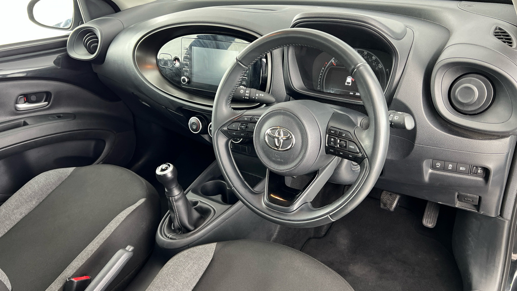 Toyota Aygo X 1.0 Vvt-i Pure Black #9