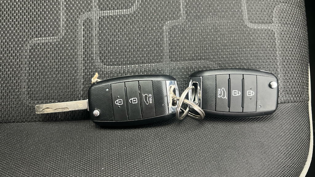 Kia Venga 1.6 2 6 Silver #24