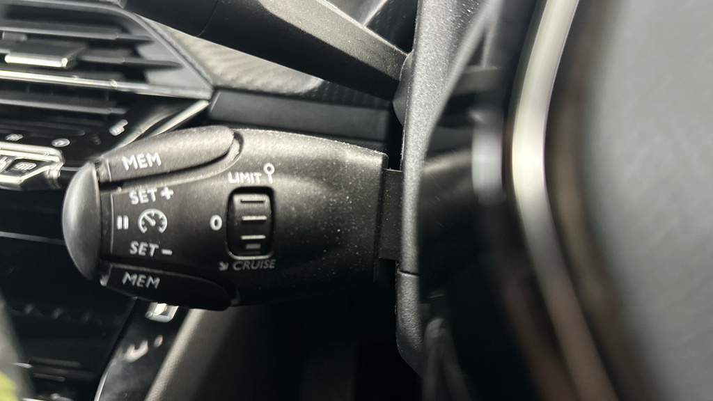 Peugeot e-2008 2008 Gt Premium Ev Black #13