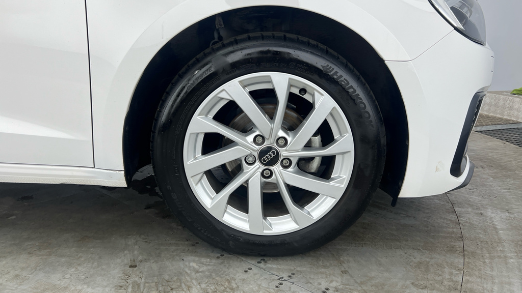 Audi A1 Black Edition 25 Tfsi 95 Ps 5-Speed Silver #26