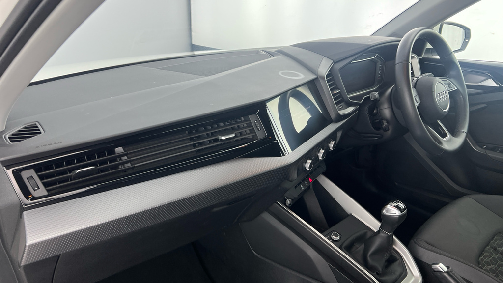 Audi A1 Black Edition 25 Tfsi 95 Ps 5-Speed Silver #10