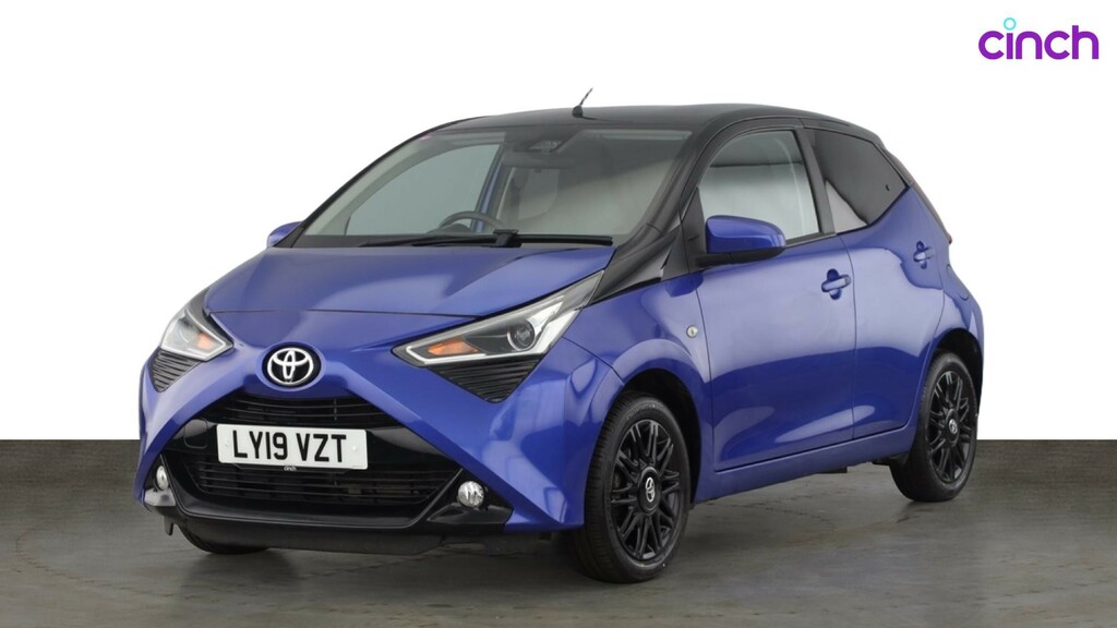 Toyota Aygo X Aygo X-play Red #7