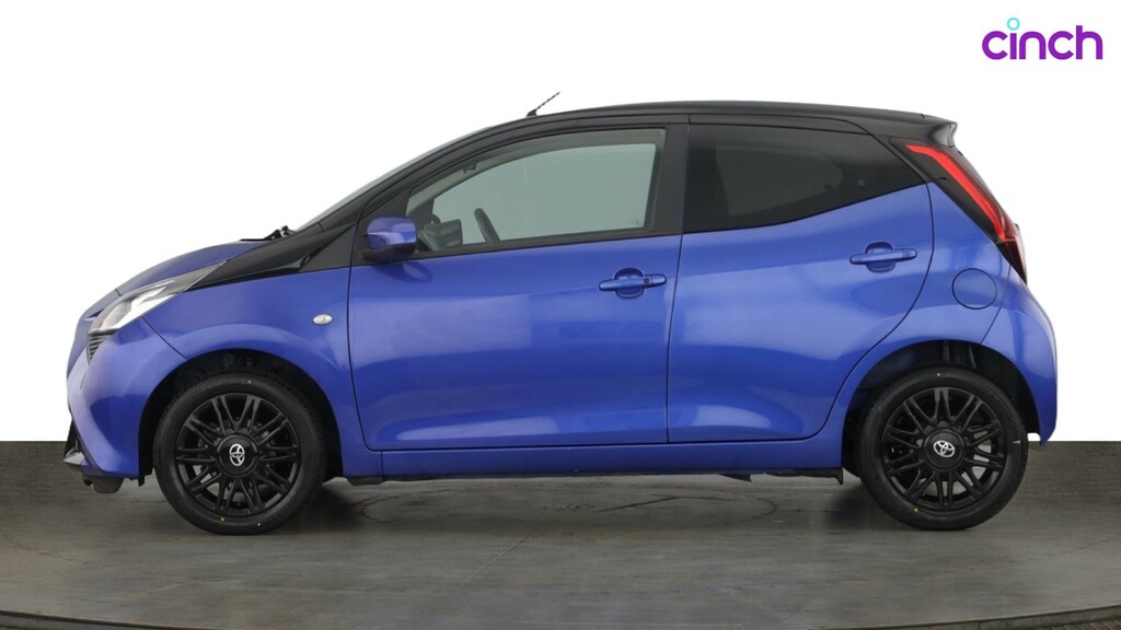 Toyota Aygo X Aygo X-play Red #6