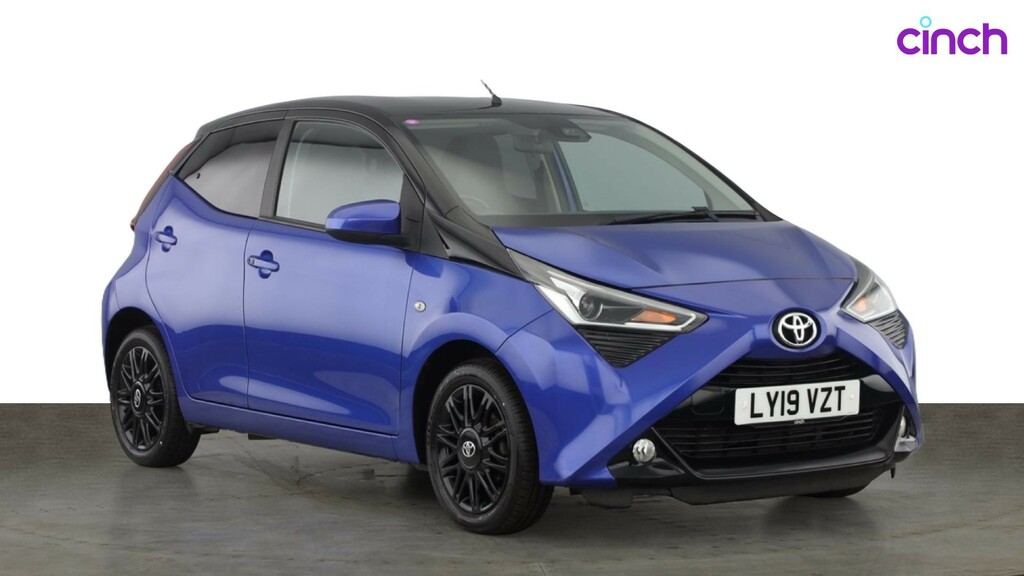 Toyota Aygo X Aygo X-play Red #1