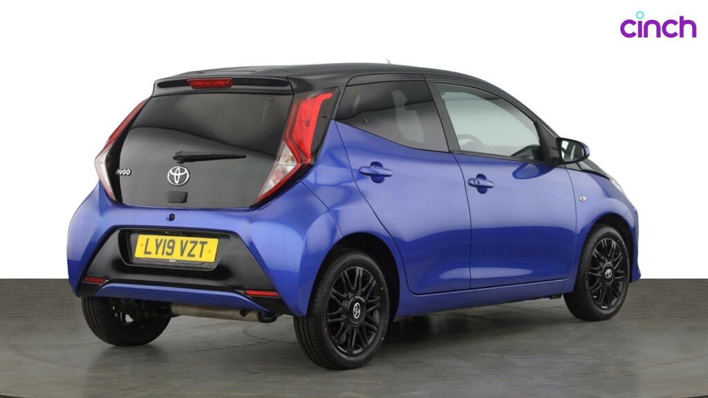 Toyota Aygo X Aygo X-play Red #3