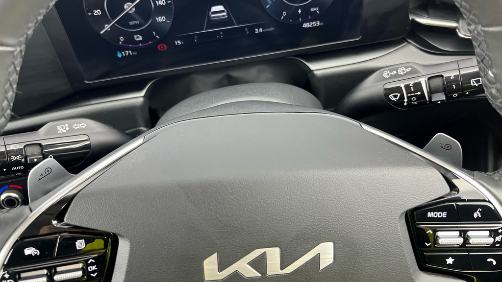 Kia e-Niro 64.8Kwh 3 White #16