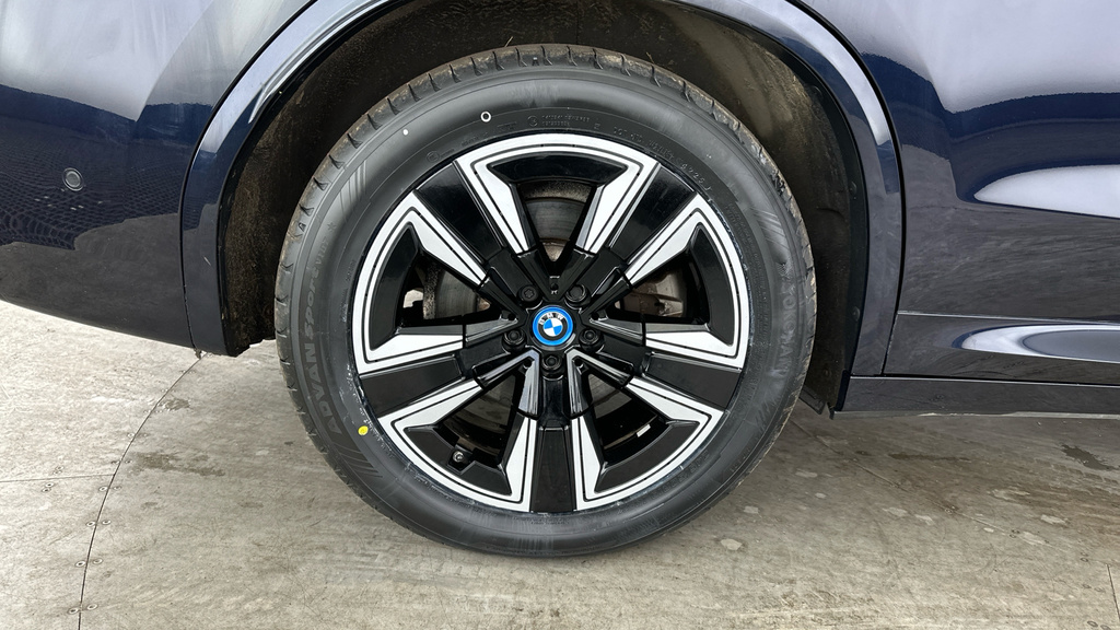 BMW iX3 M Sport White #25