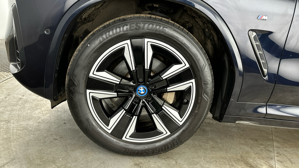 BMW iX3 M Sport White #23