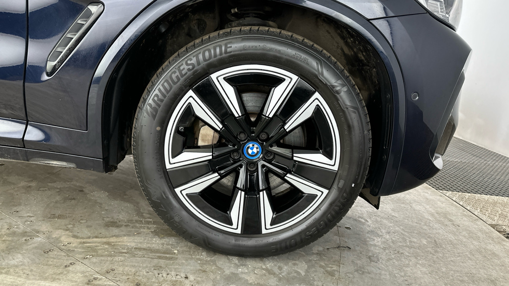 BMW iX3 M Sport White #26