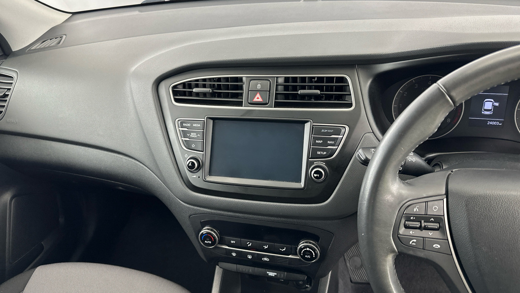 Hyundai I20 White #15