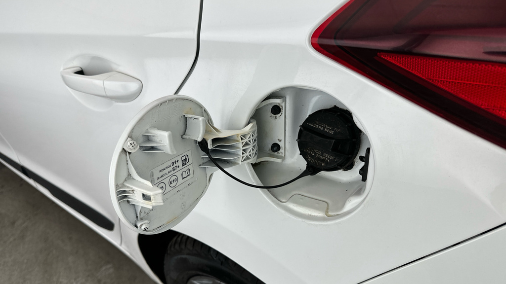Hyundai I20 White #25