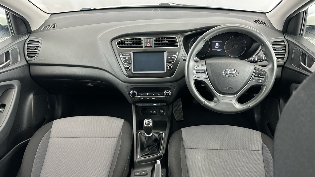 Hyundai I20 White #13