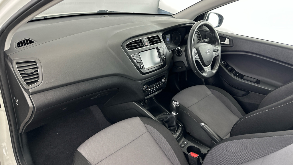 Hyundai I20 White #11