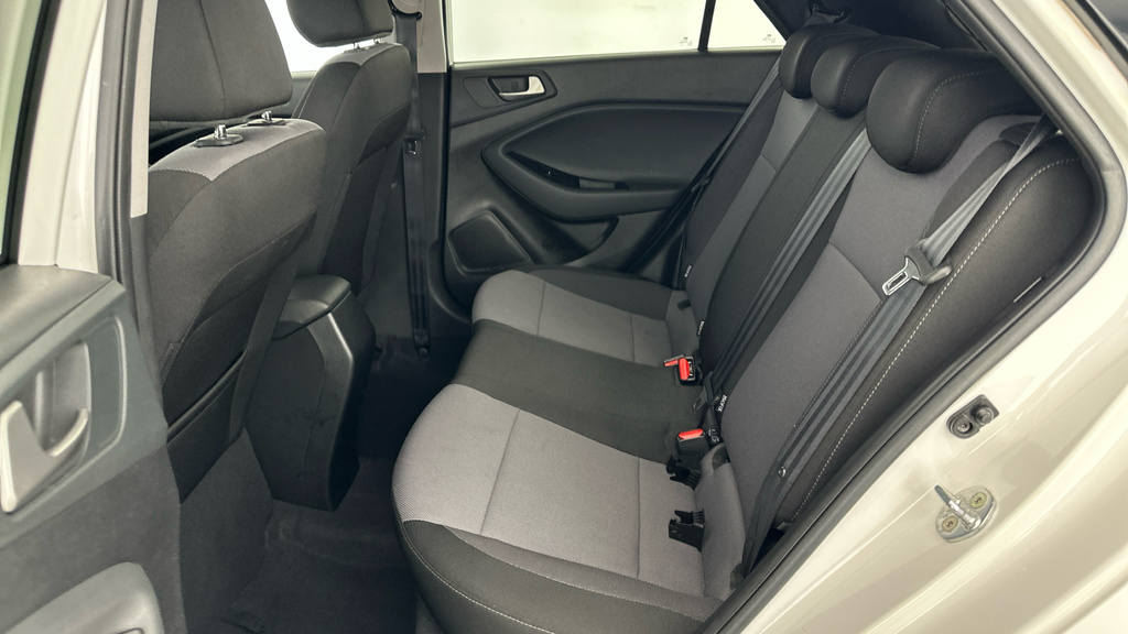 Hyundai I20 White #18