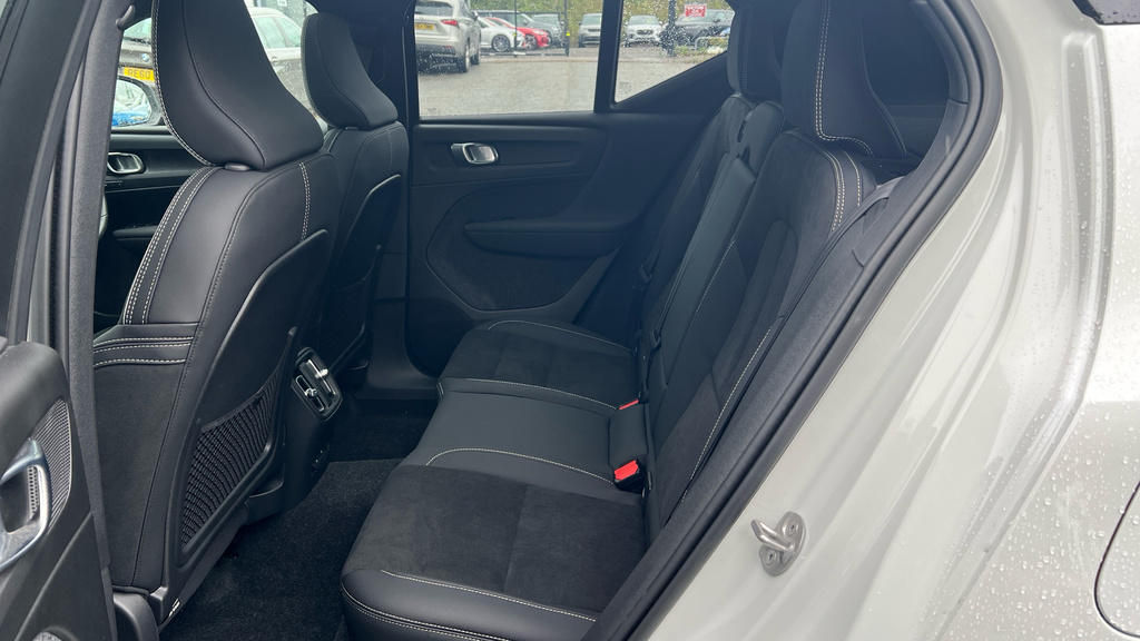 Volvo XC40 2.0 B3p Plus Dark Blue #17
