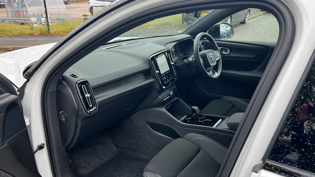 Volvo XC40 2.0 B3p Plus Dark Blue #10