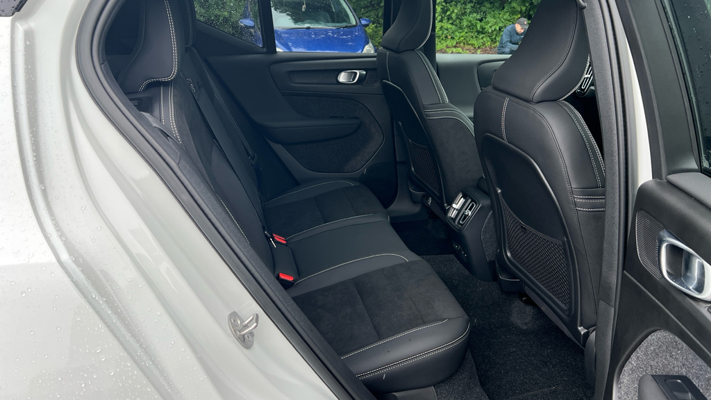 Volvo XC40 2.0 B3p Plus Dark Blue #25