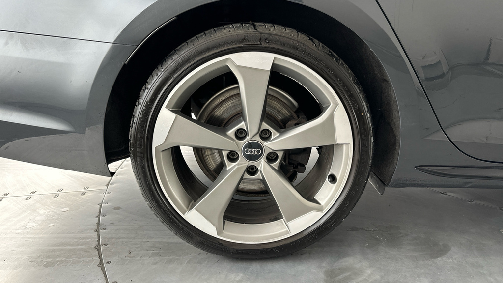 Audi A4 Ultra S Line Tdi  #23