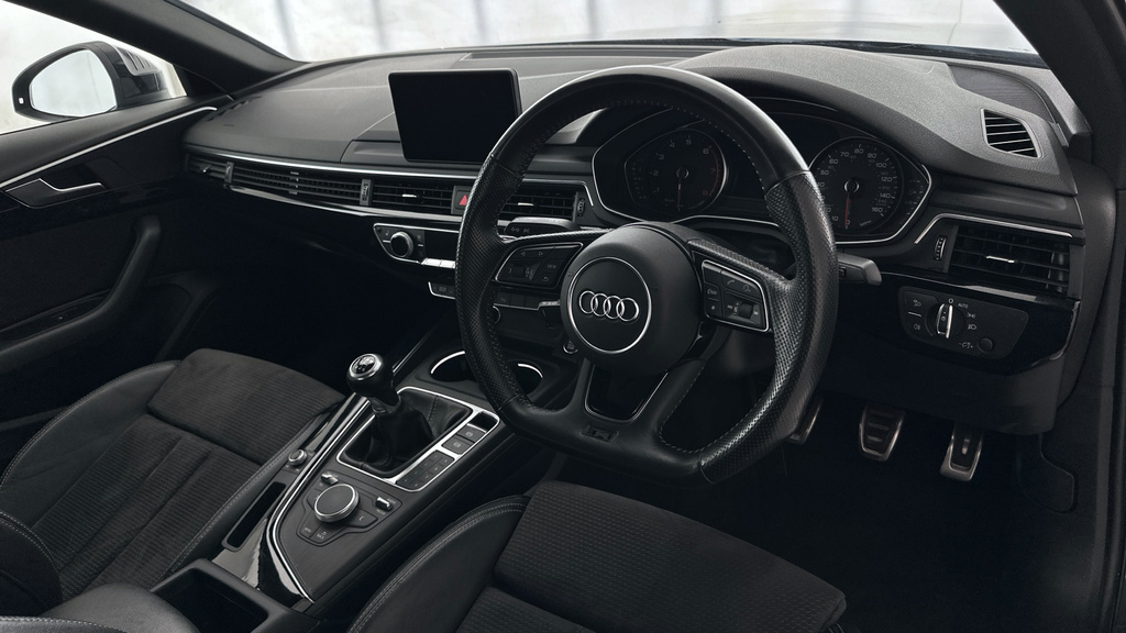Audi A4 Ultra S Line Tdi  #11