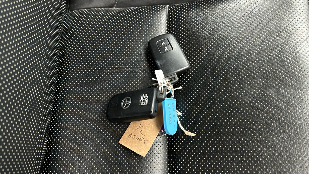 Toyota Auris Hatchback Blue #28