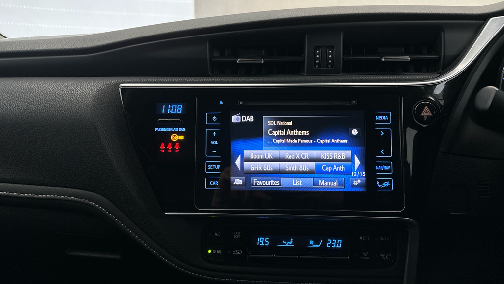 Toyota Auris Hatchback Blue #18