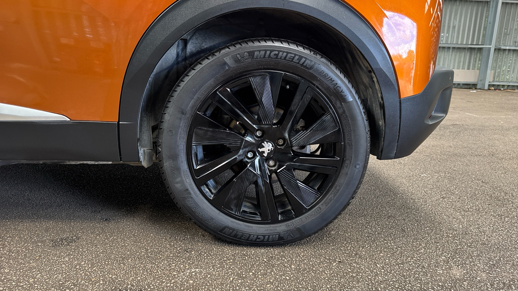 Peugeot e-2008 Allure Black #18