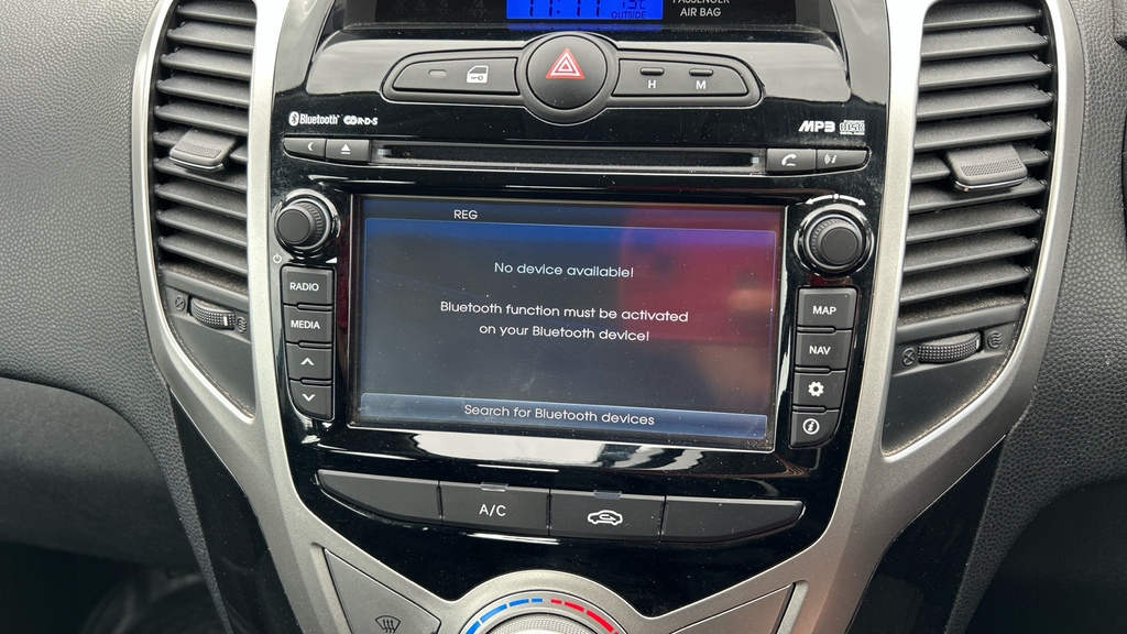 Hyundai Ix20 Mpi Premium Nav Black #34