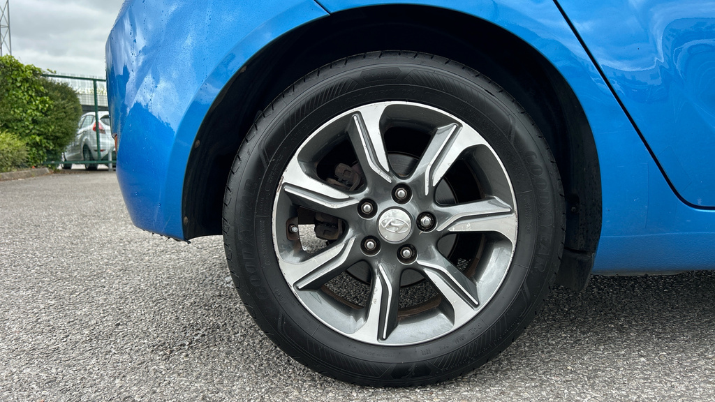 Hyundai Ix20 Mpi Premium Nav Black #19