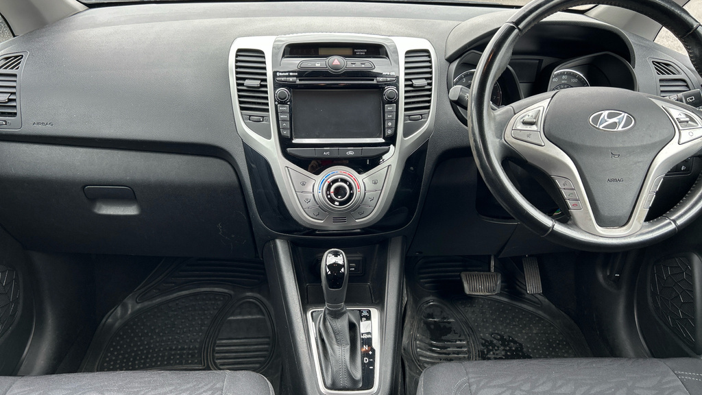 Hyundai Ix20 Mpi Premium Nav Black #11