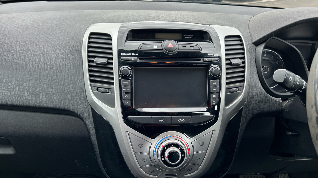 Hyundai Ix20 Mpi Premium Nav Black #12