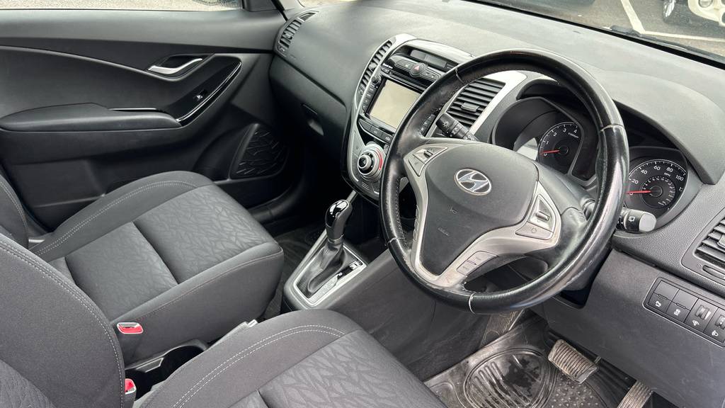 Hyundai Ix20 Mpi Premium Nav Black #9