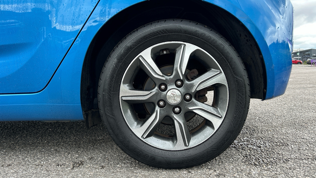 Hyundai Ix20 Mpi Premium Nav Black #18