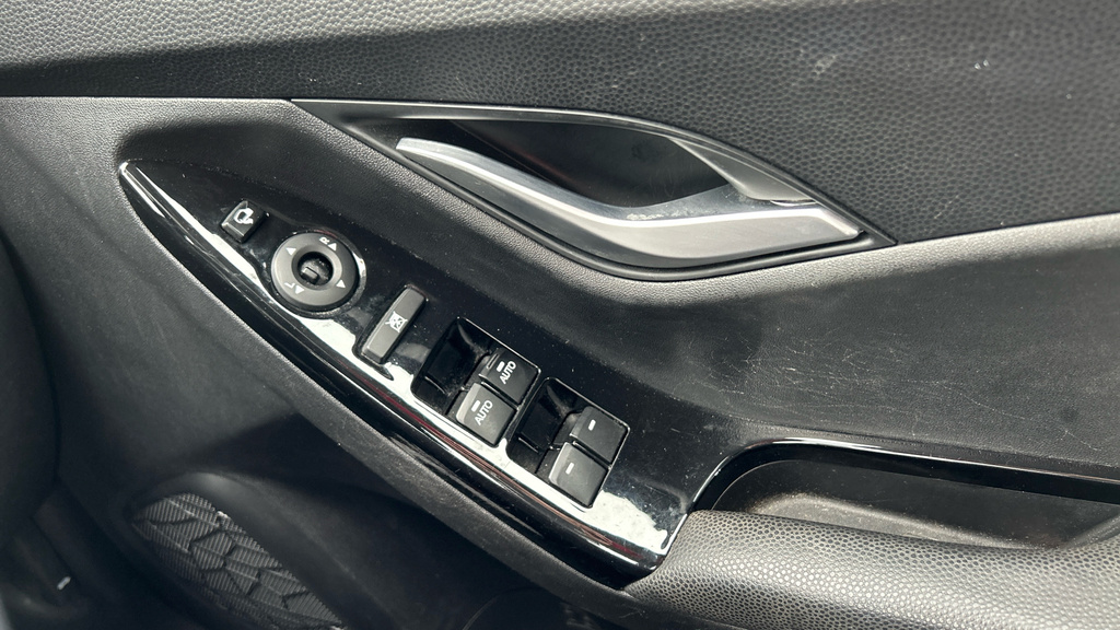 Hyundai Ix20 Mpi Premium Nav Black #32